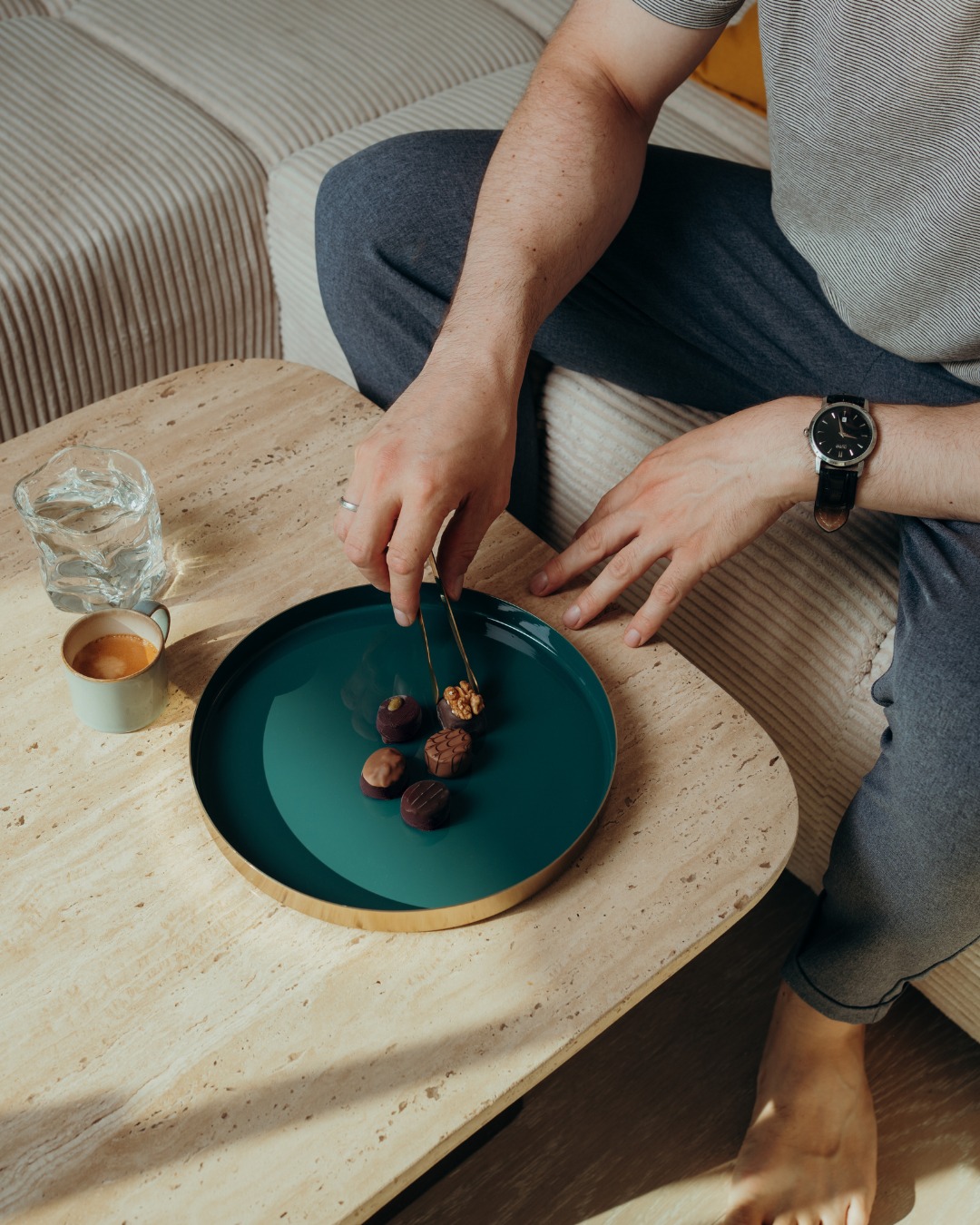 Herbstzeit ist Hygge-Zeit – und was passt besser dazu als feine Pralinen? 🍂✨
Unsere Edelmarzipan-Spezialitäten vereinen viel Mandel, wenig Zucker und ganz viel Geschmack – perfekt für kleine Auszeiten im Herbst. 🌰🍫
👉 Mit wem teilst du deine Pralinenpause?
📸 @thedudeforfood
#SawadeBerlin #PralinenLiebe #HerbstGenuss #Hygge